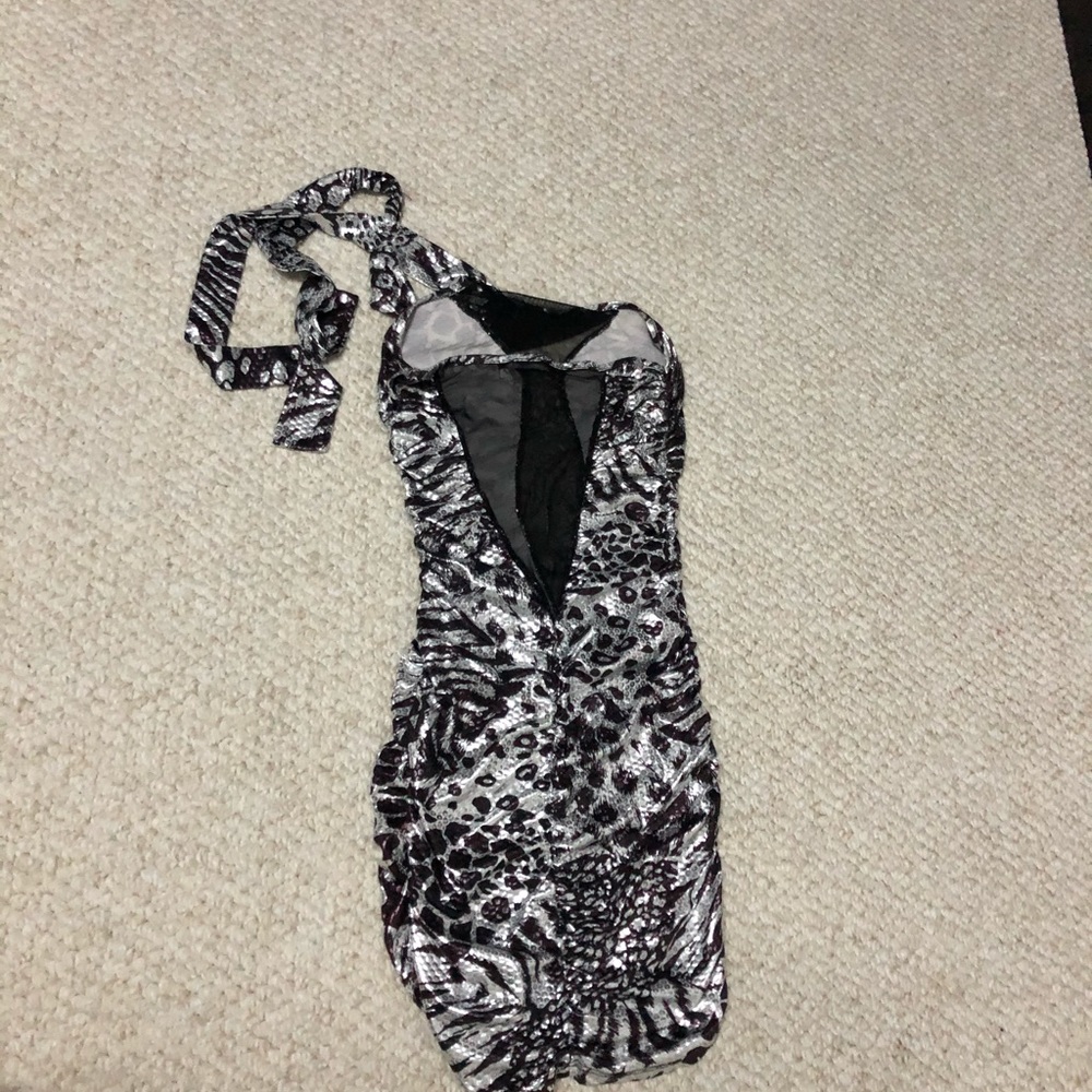 DRESS